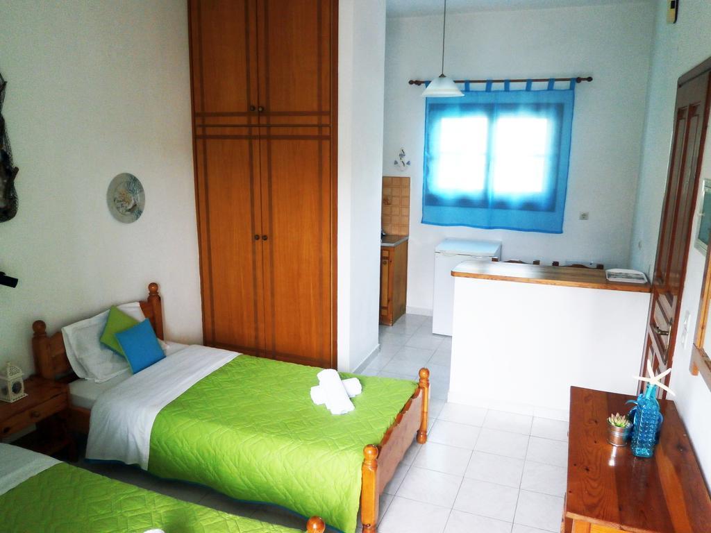 Paraskevi Apartments إيبسوس الغرفة الصورة