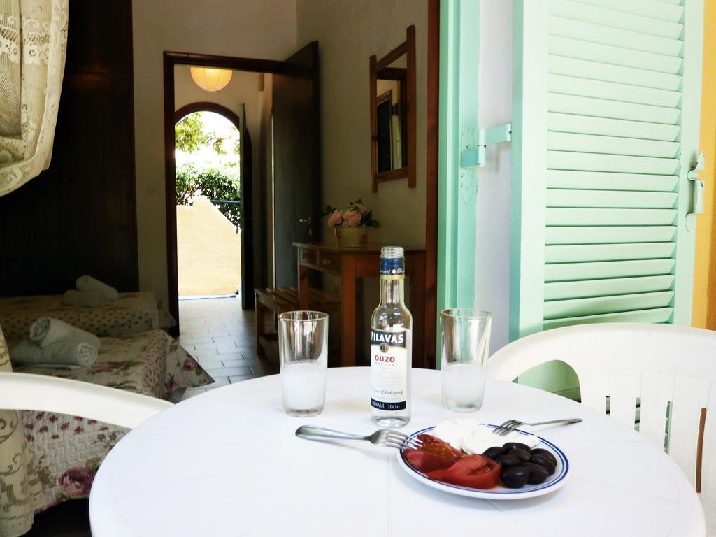 Paraskevi Apartments إيبسوس الغرفة الصورة