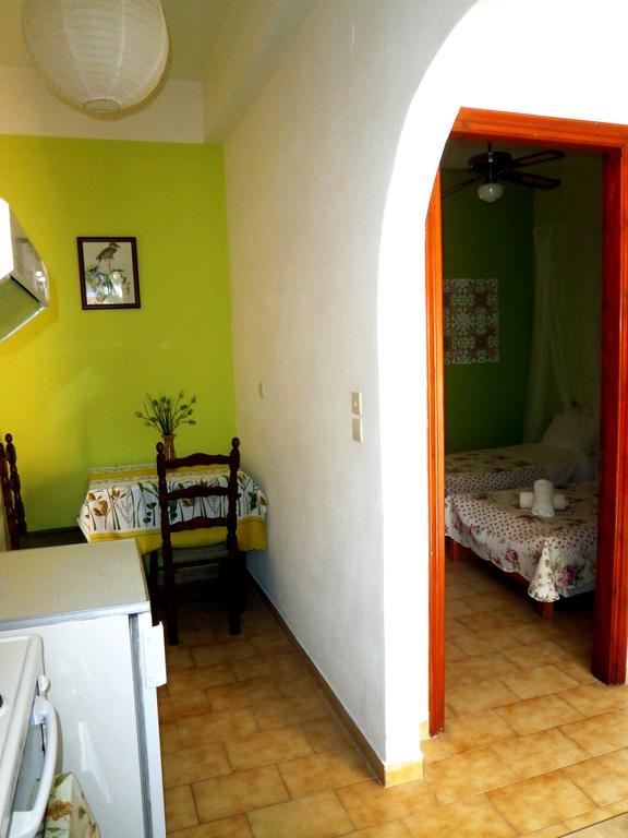Paraskevi Apartments إيبسوس الغرفة الصورة