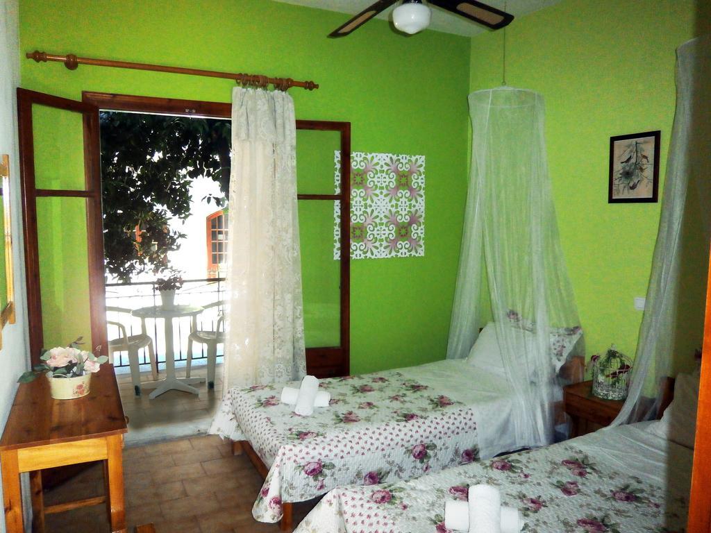 Paraskevi Apartments إيبسوس الغرفة الصورة
