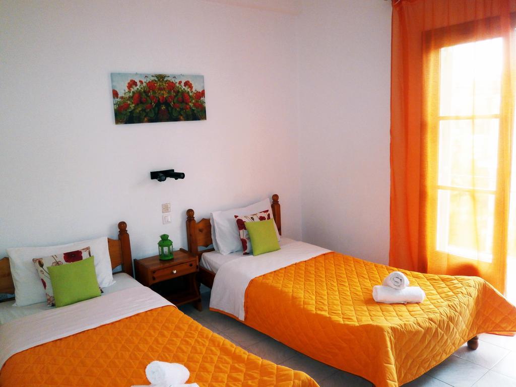 Paraskevi Apartments إيبسوس الغرفة الصورة
