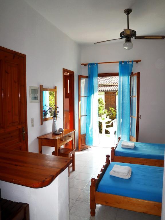 Paraskevi Apartments إيبسوس الغرفة الصورة